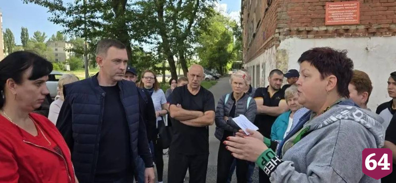 В Энгельсе продолжат осушать затопленные из-за обрушения коллектора подвалы
